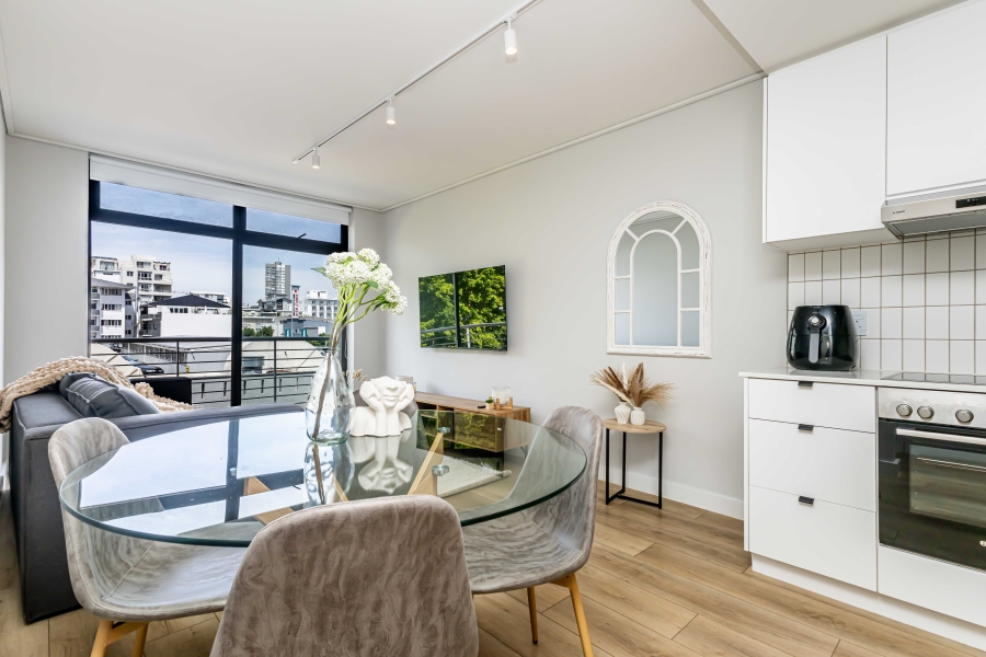 To Let 1 Bedroom Property for Rent in Sea Point Western Cape